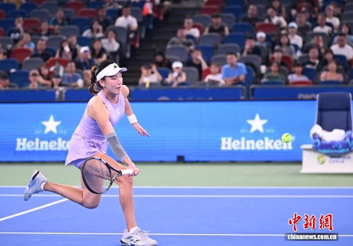 2025武汉网球公开赛开幕 中国选手亮相赛场