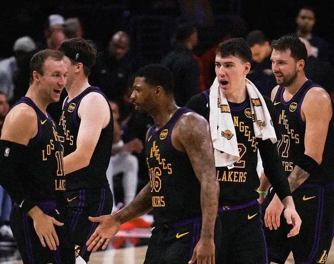 掘金力克爵士逼近湖人西部第三席位