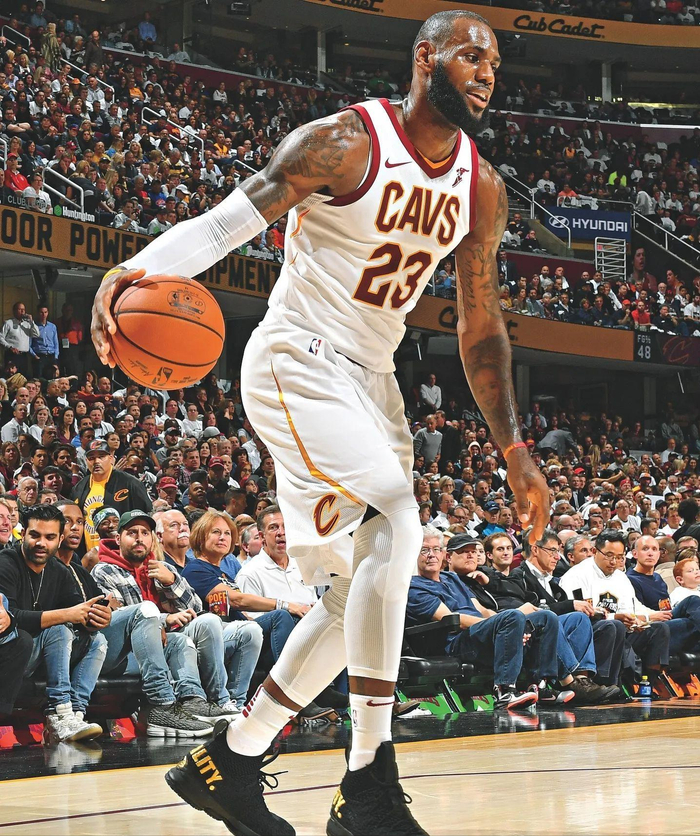 41岁詹姆斯率残阵击败勇士，单核统治引争议